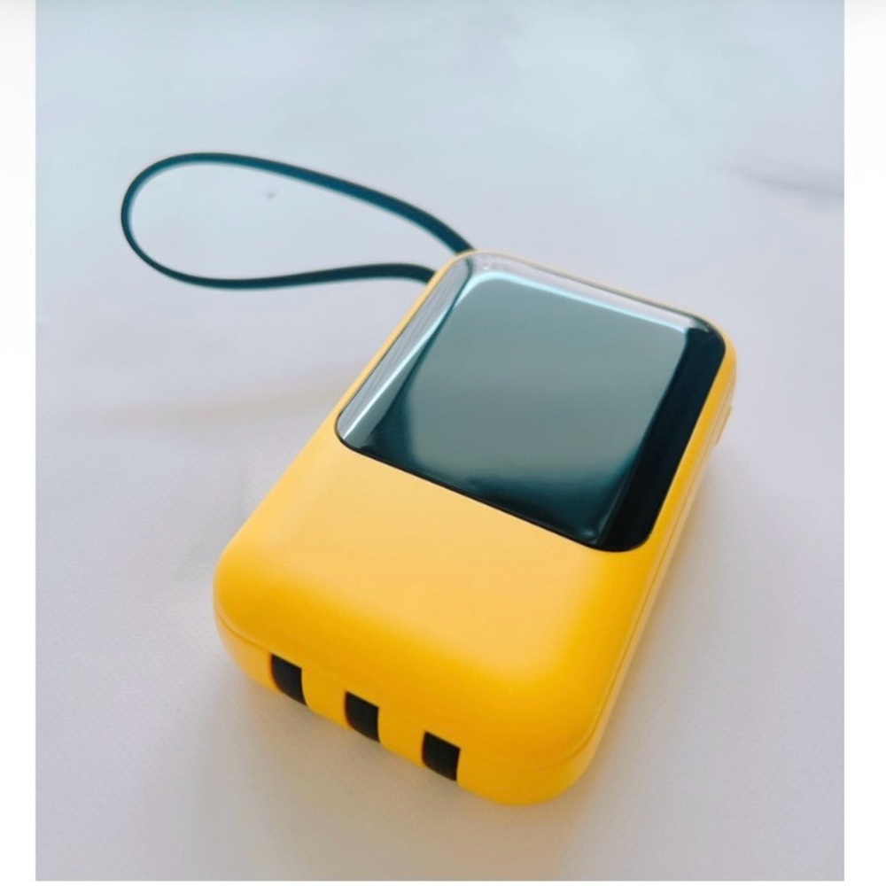 🆕- Mini Cell Phone Power Bank. - Picture 8 of 9